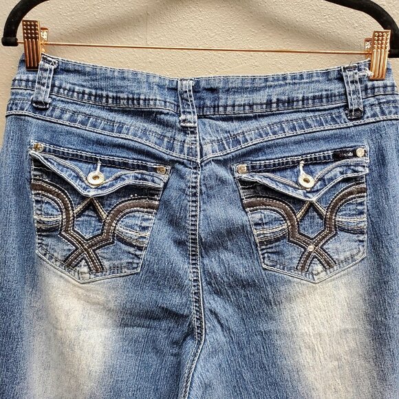 Angels Jeans Womens 16 Blue Denim Capri Embroidered Pockets Cuffed Stretch - Picture 1 of 12